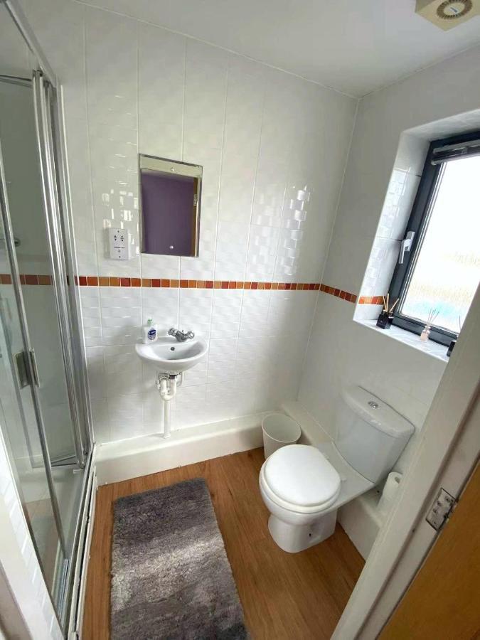 Lovely 2-Bedrooms Apartment Step To The Beach Swansea Eksteriør bilde