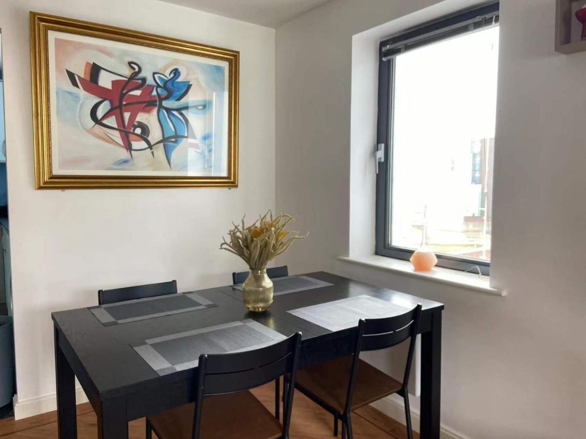 Lovely 2-Bedrooms Apartment Step To The Beach Swansea Eksteriør bilde