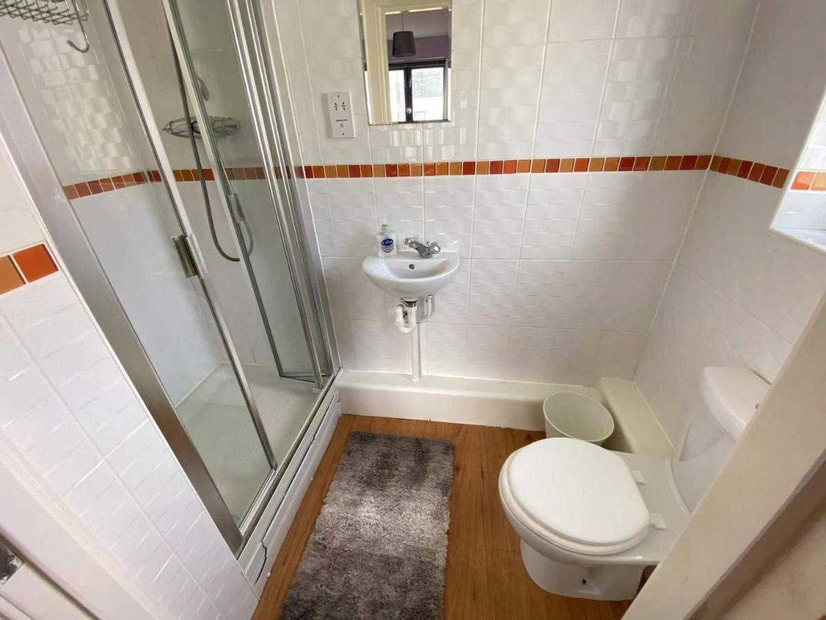 Lovely 2-Bedrooms Apartment Step To The Beach Swansea Eksteriør bilde