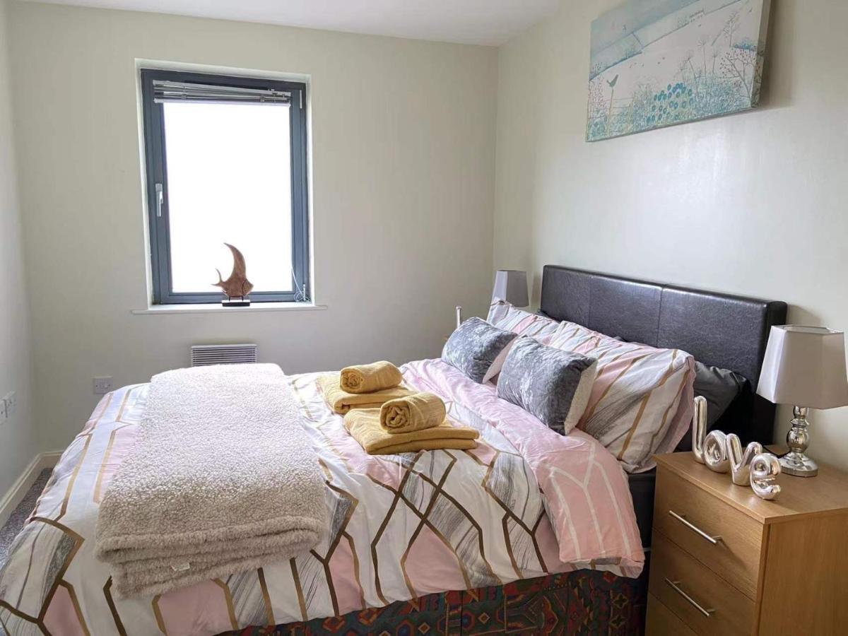 Lovely 2-Bedrooms Apartment Step To The Beach Swansea Eksteriør bilde