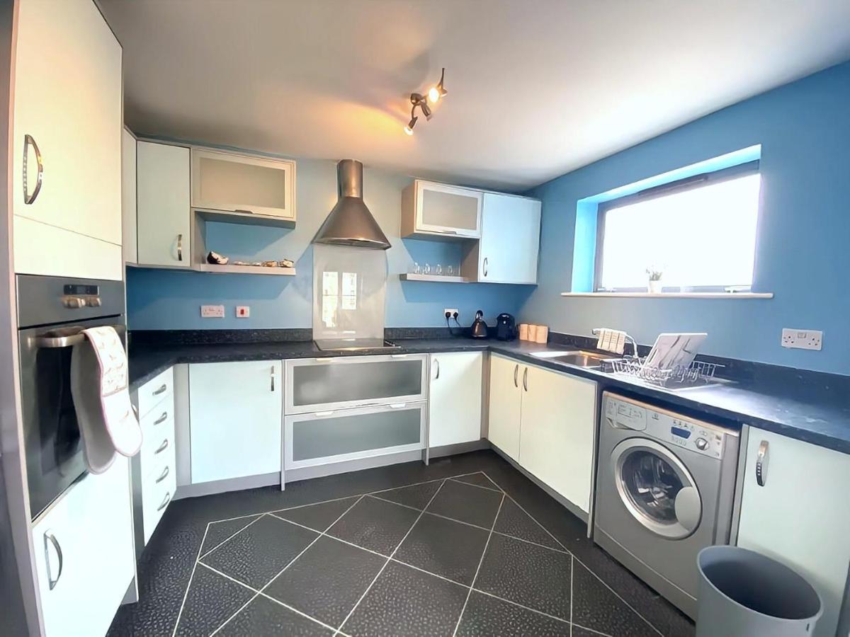 Lovely 2-Bedrooms Apartment Step To The Beach Swansea Eksteriør bilde