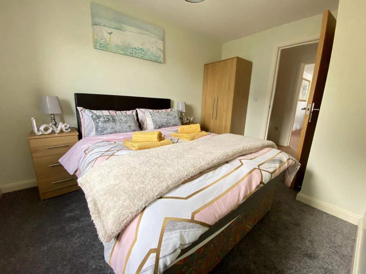 Lovely 2-Bedrooms Apartment Step To The Beach Swansea Eksteriør bilde