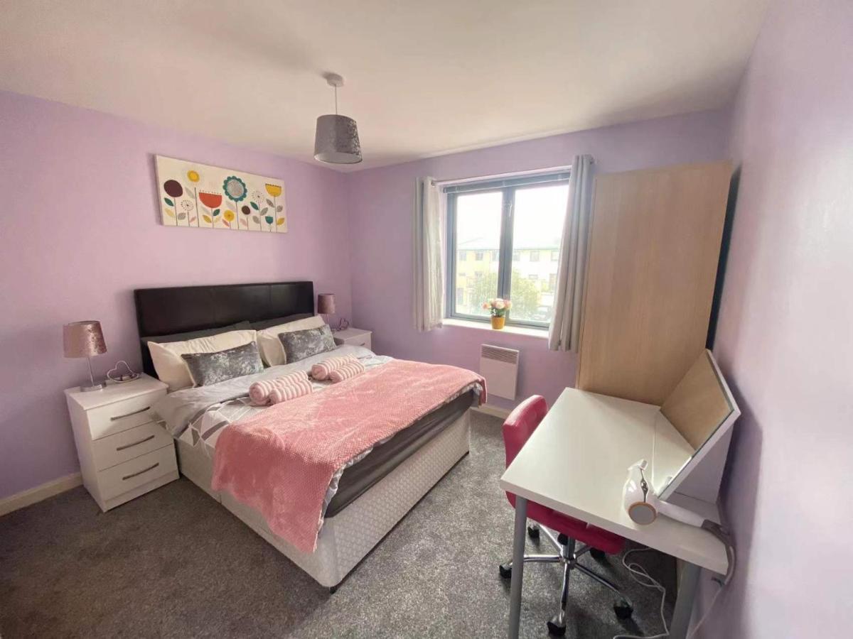 Lovely 2-Bedrooms Apartment Step To The Beach Swansea Eksteriør bilde
