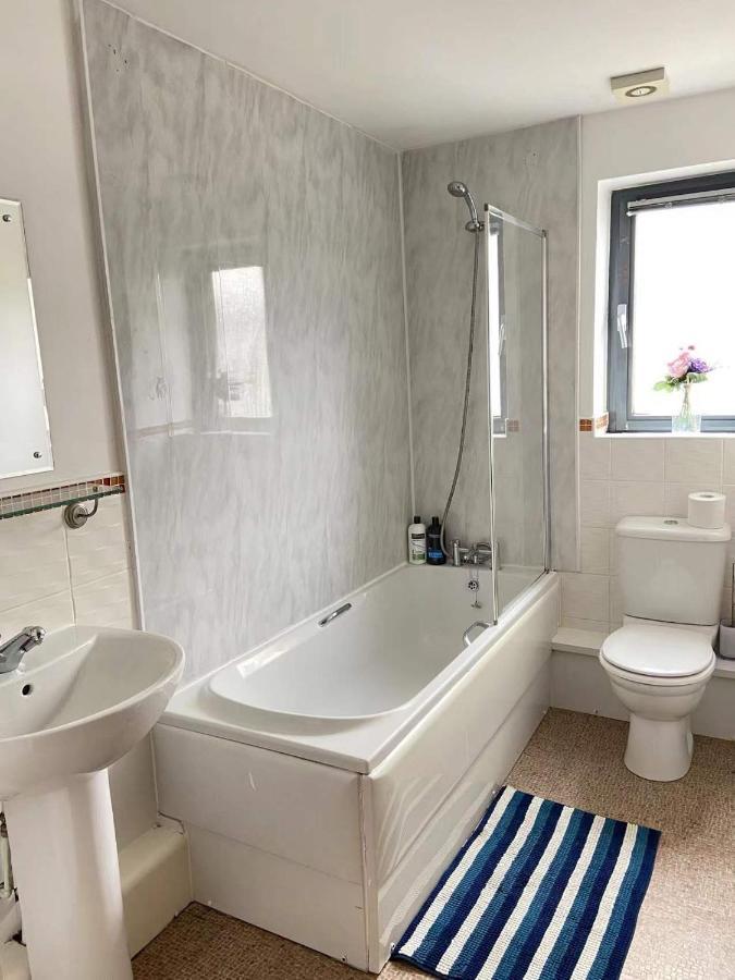 Lovely 2-Bedrooms Apartment Step To The Beach Swansea Eksteriør bilde