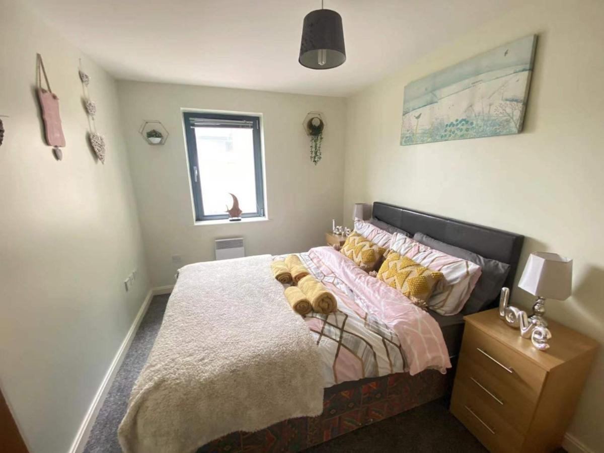 Lovely 2-Bedrooms Apartment Step To The Beach Swansea Eksteriør bilde